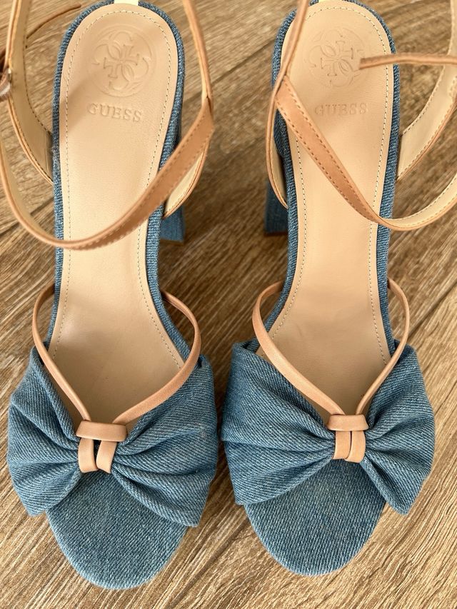 Novas sandálias de salto alto em ganga Guess tamanho 40