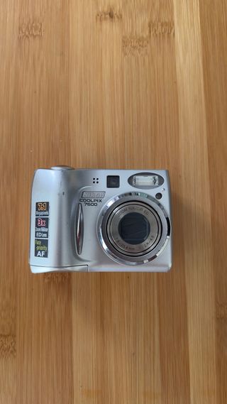 Nikon Coolpix 7600 - Cámara compacta