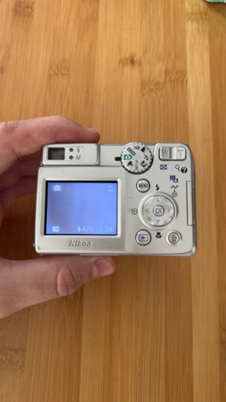 Nikon Coolpix 7600 - Cámara compacta