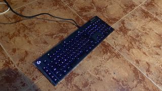 Teclado Logitech G815 - Iluminación Azul