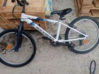 Bicicleta Rockrider blanca