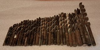 TALADRO ELECTRICO CON 32 BROCAS VARIADAS