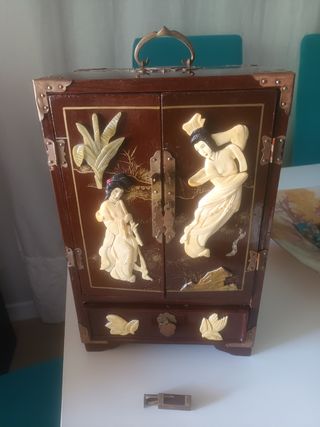 Joyero chino antiguo