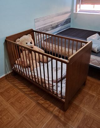 Cuna bebé madera
Largo 1.24 cm
Ancho 65 cm
Alto 83