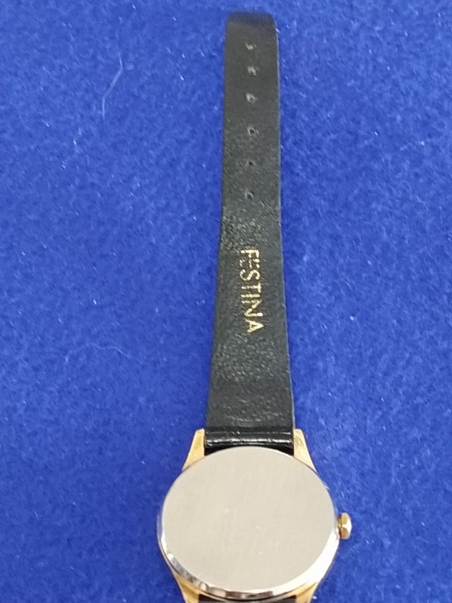 Reloj Festina nuevo stock de relojeria cuarzo dora