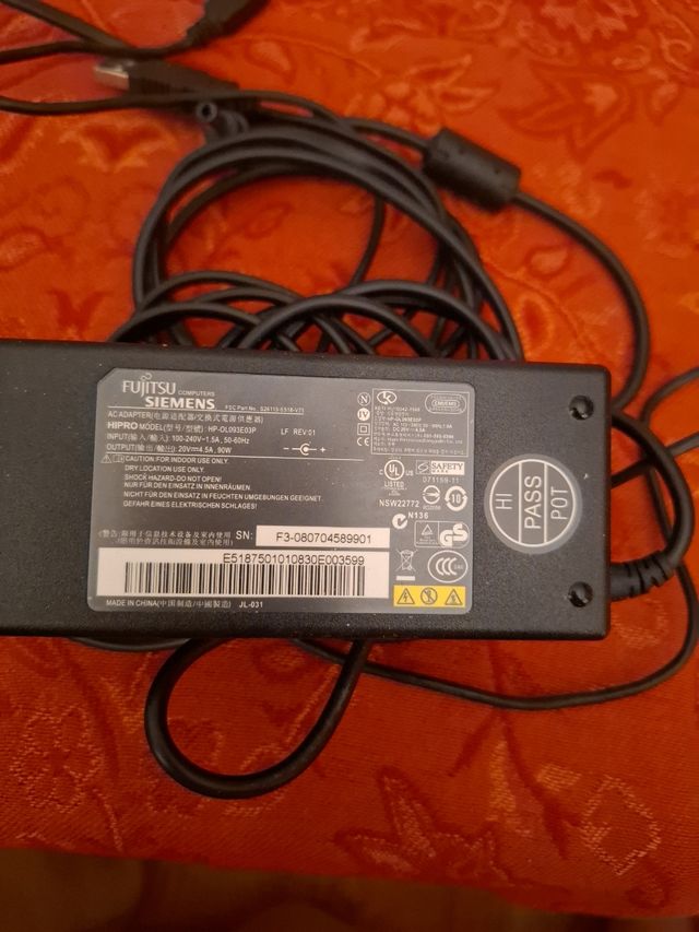Cargador Fujitsu Siemens 90 W
