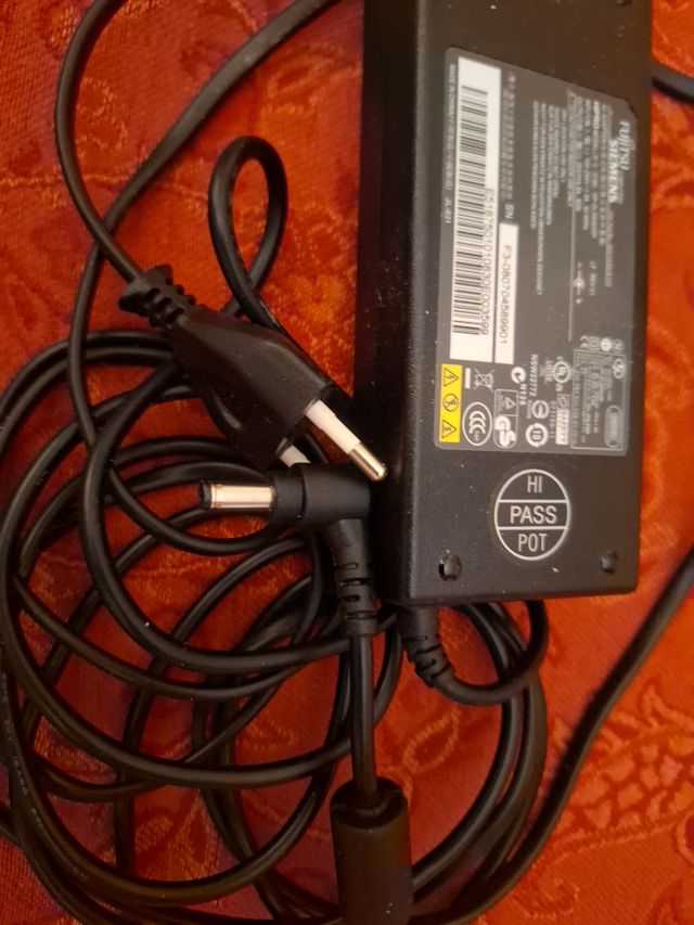 Cargador Fujitsu Siemens 90 W