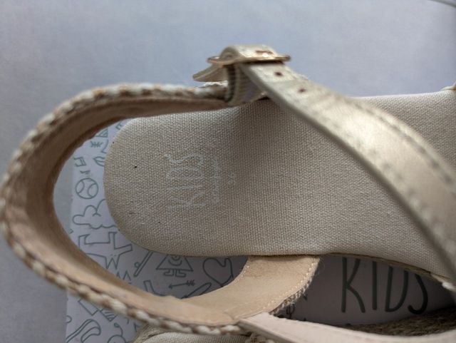 Sandalias niña beige talla 36