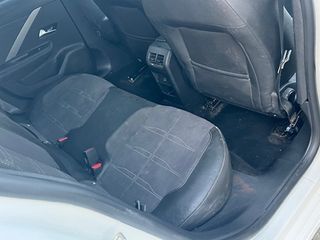 Opel Astra 2025 !! INUNDADO !!