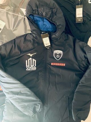 Chaquetón Mizuno EF Gavà talla S sin estrenar.