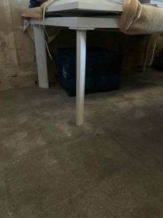 4 sillas y una mesa