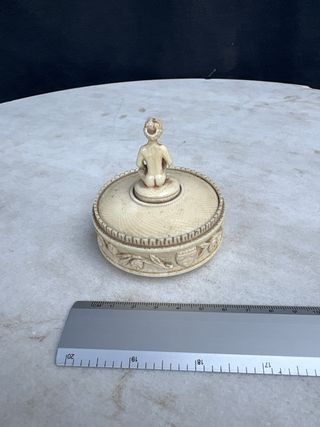 Caja marfil años 20 - Figura femenina