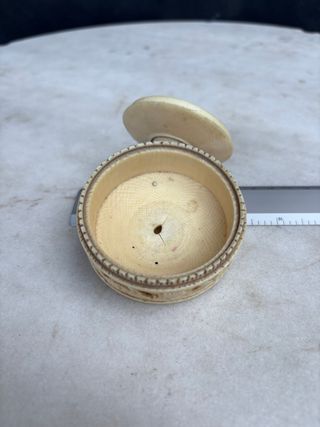 Caja marfil años 20 - Figura femenina