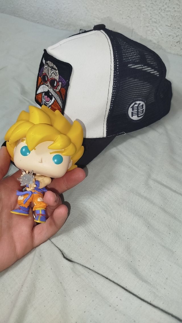 Gorra y Funko Pop Dragon Ball