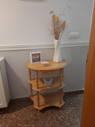 Mesita recibidor madera pino
