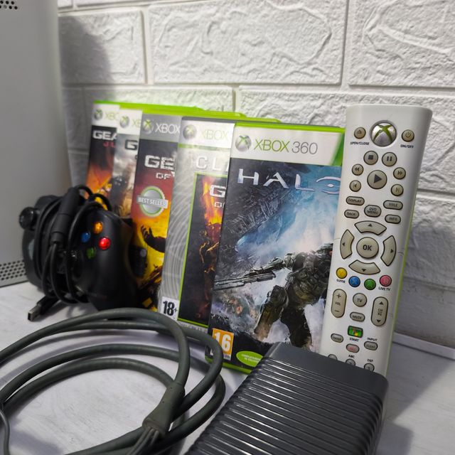 Xbox 360 + Mando + 5 Juegos + Mando multimedia
