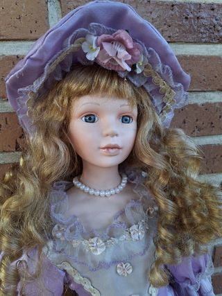 Muñeca porcelana antigua 75cm