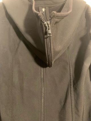 Abrigo LennyLamb porteo y premamá. Color negro