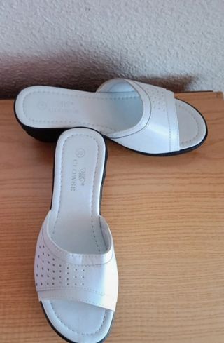 Chanclas Clowse Blancas 36