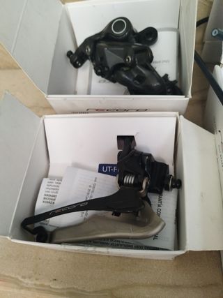 Grupo carretera Campagnolo Record 12v disco.