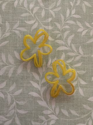 Pendientes hippie flor amarilla