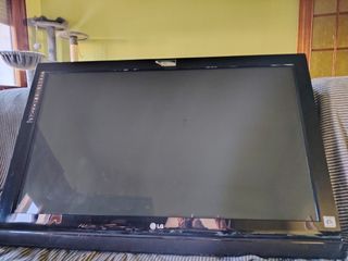 TV LG 42" negra