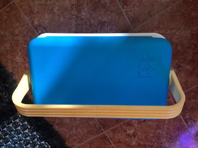 Nevera portátil azul