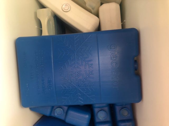 Nevera portátil azul