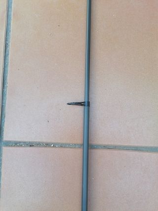 Caña de pescar de spinning telescópica.