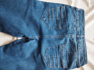 6 pantalones vaqueros,varios colores.
