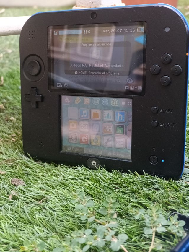 Nintendo 2DS nero e blu