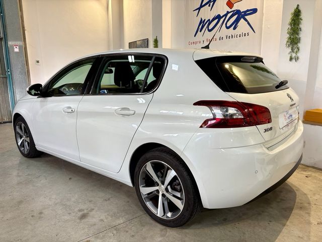 Peugeot 308 2016