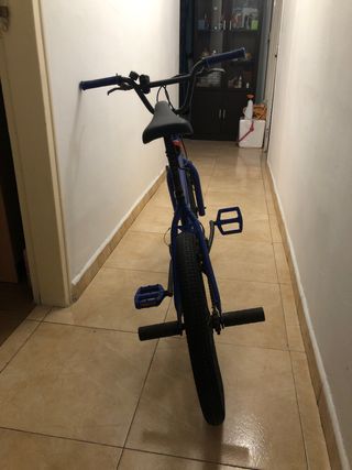 BMX azul para niñxs