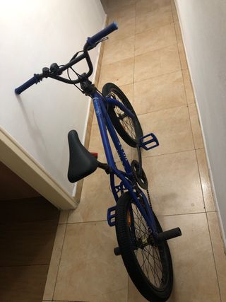BMX azul para niñxs