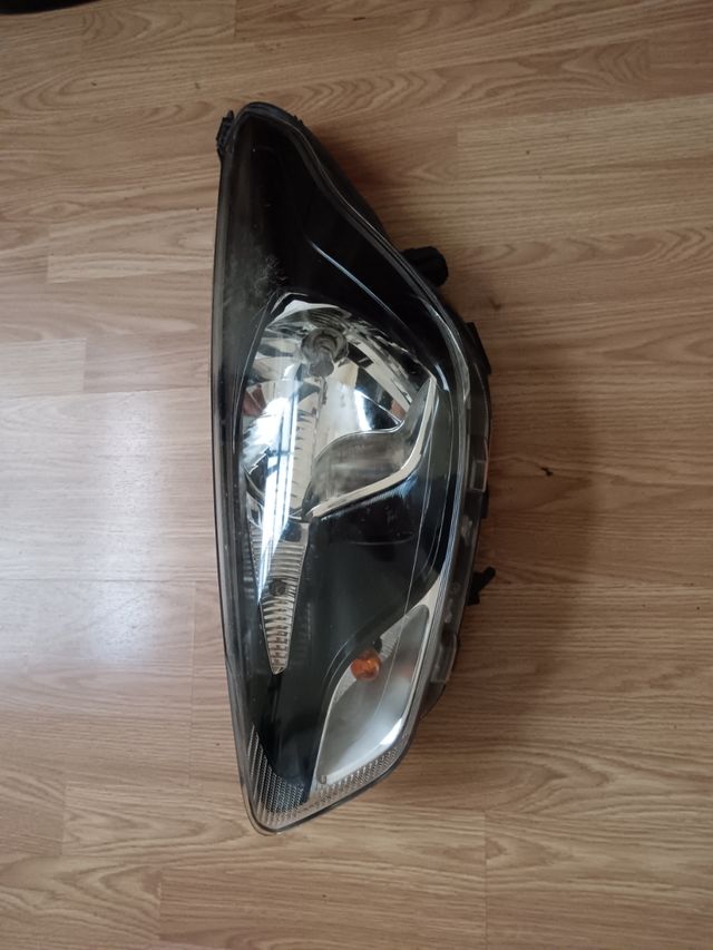 Faro Ford - LHD Auto Negro