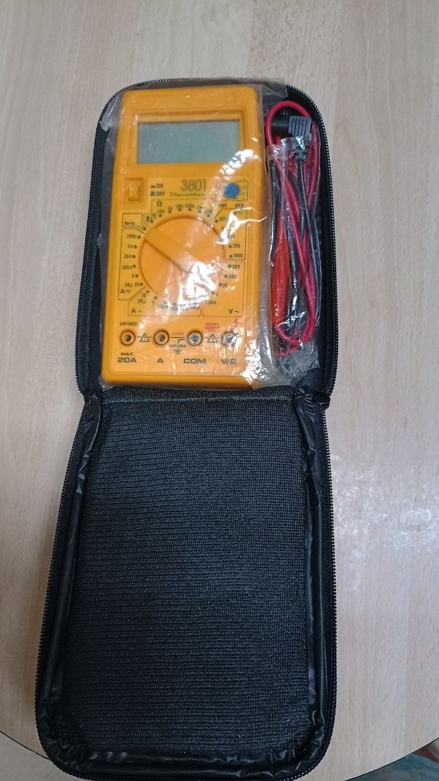 Multímetro digital 3801