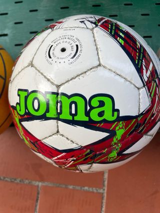 3 palline: pallanuoto, calcio, pallavolo