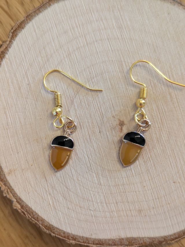 Pendientes Acorn dorados