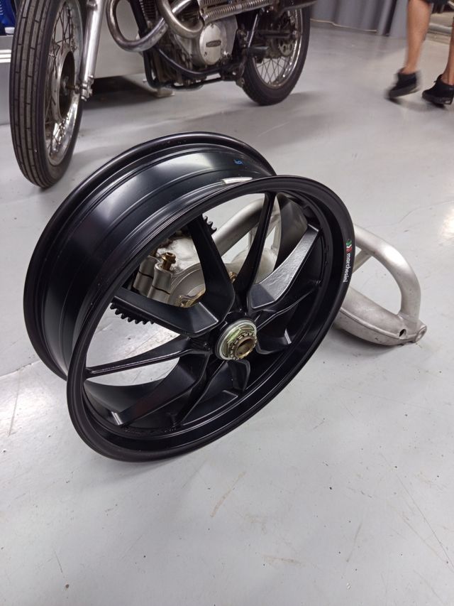 Basculante Ducati S4rs - Kit