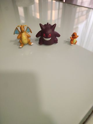 3 Figuras Pokémon: Charmander, Gengar y Dragonite.