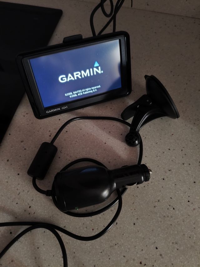 GPS Garmin nüvi 1310, con todos los accesorios