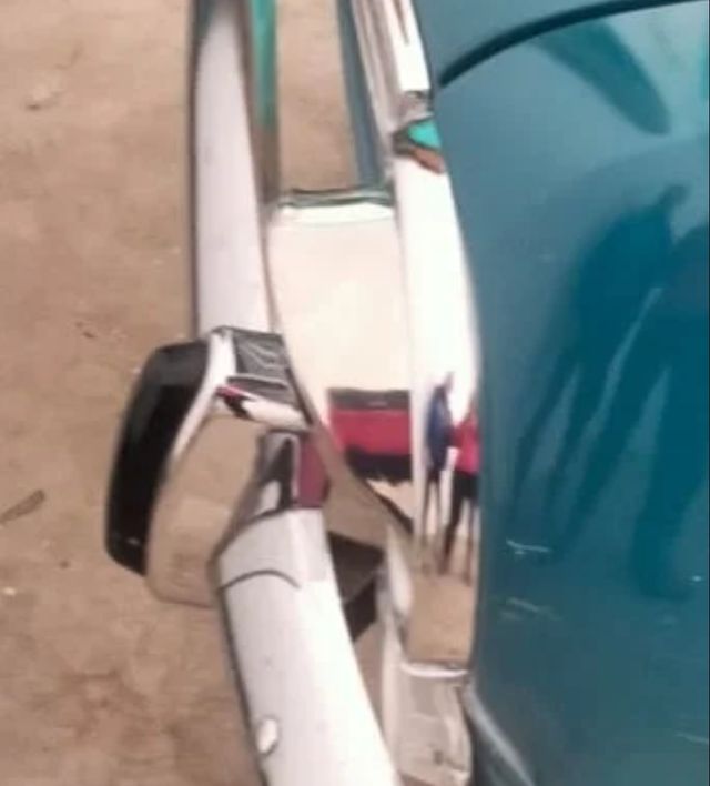 Seat 850 y 124 pestañas cromadas faros