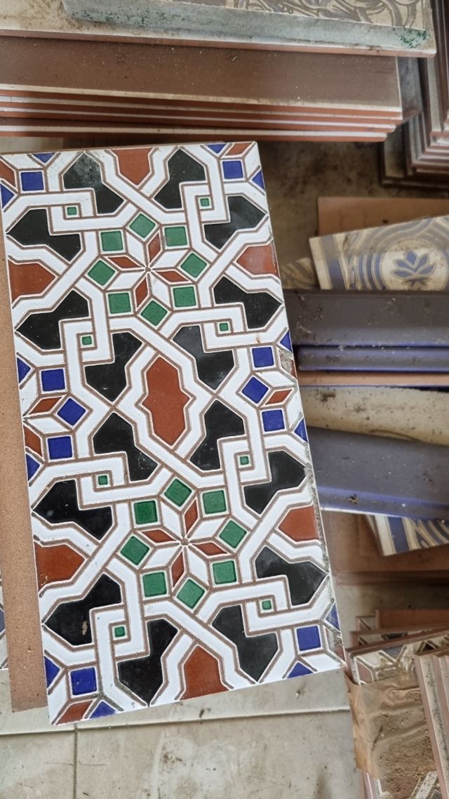 Azulejos sevillanos clásicos, variados
