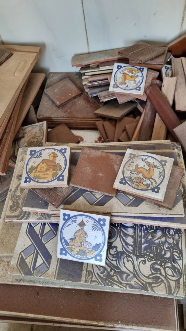 Azulejos sevillanos clásicos, variados
