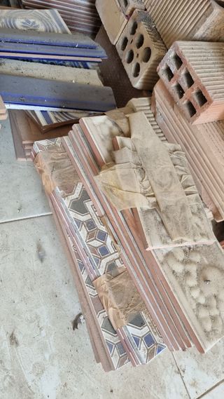Azulejos sevillanos clásicos, variados