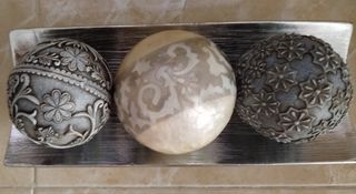 3 Bolas Decorativas Grises y Plateadas