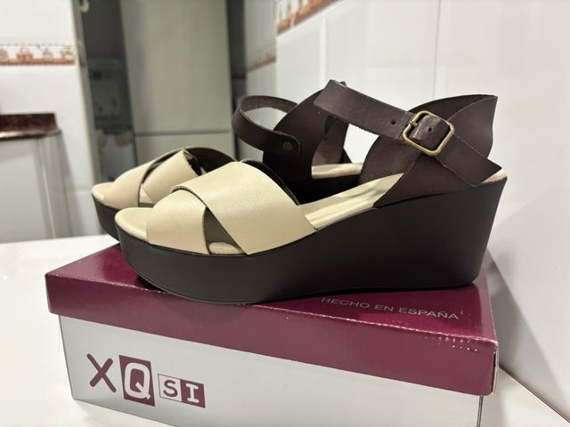 Sandalias piel beige-marrón