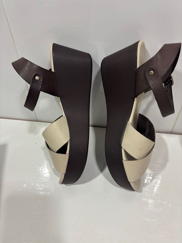 Sandalias piel beige-marrón