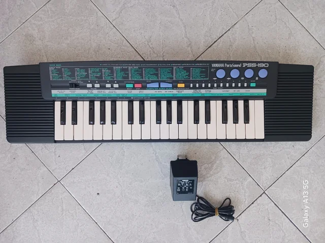 Teclado estéreo Yamaha