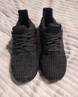 Adidas Ultraboost - Zapatillas Negras
